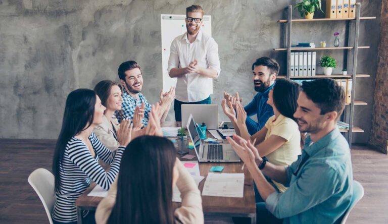 pessoas reunidas FAP 2023